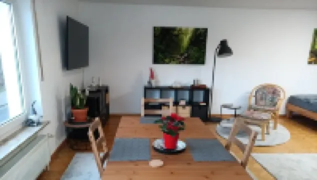 Vacation apartment - Weserbergland - own entrance - garden - fence - dogs possible