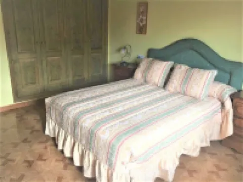 low silver cabin with fireplace far from the bulilcio but close to everything