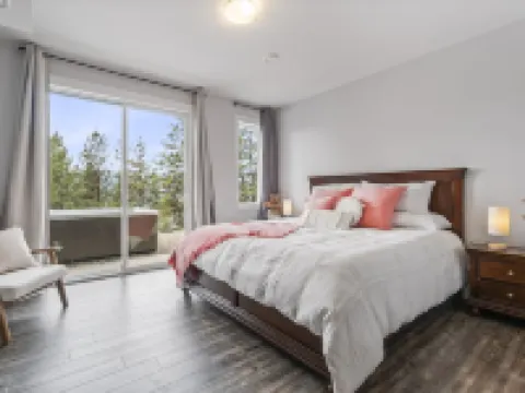 Okanagan Lakeview Oasis, 2 Bed, 2 Bath, Sleeps 6 Hoteles en Vernon