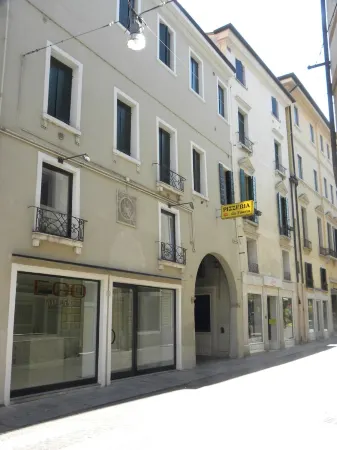 DARK PORCH DELUXE APARTMENT - HISTORIC CENTER