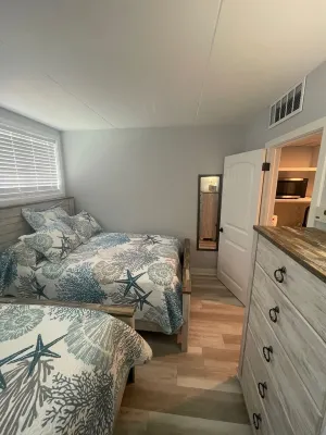 New condo close to the boardwalk and 2 blocks from the beach.