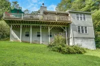Highlands Hideaway Two Blocks from Main Street