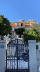 Seafront Historic Villa | Private Pool, Kayaks and Bikes - Homestays