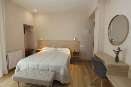 Hotel Ros Mary Отели рядом с достопримечательностью «Playa de las Catedrales»