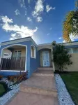 Breathtaking relaxing!! Easy Walk to the Beach,Very Private Pool Setting