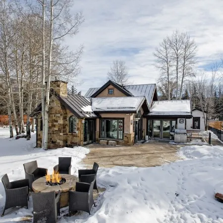 Aspen Paradise! Relax & entertain indoors and outdoors in comfort and serenity.