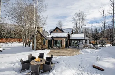 Aspen Paradise! Relax & entertain indoors and outdoors in comfort and serenity. Hotels near Aspen/Pitkin County Airport