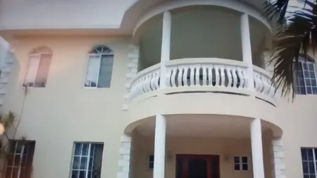 Spacious comfy 1 bedroom apt, no sharing.  Sunrise & sunset mountain view. Отели в г. Монтего-Бей