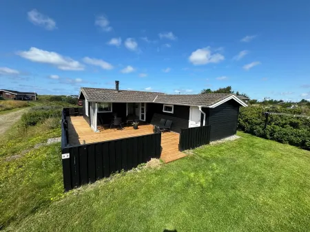 Cozy little summer house in an attractive location