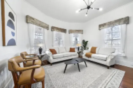 Remodeled Historical Home in Downtown Warm Springs