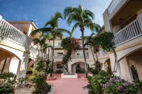 1 bdrm second floor , views pool hot tub private beach spacious newly renovated