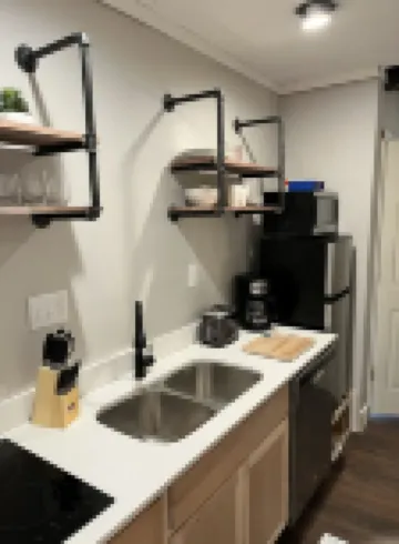 Newely Remodeled Studio!