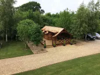 Luxury Cedar Lodge Nr Bath & Bristol Hotels in 
