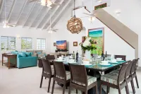 Palm Jewel - Luxury villa, private outdoor oasis w/pool, walk to SAPODILLA BEACH