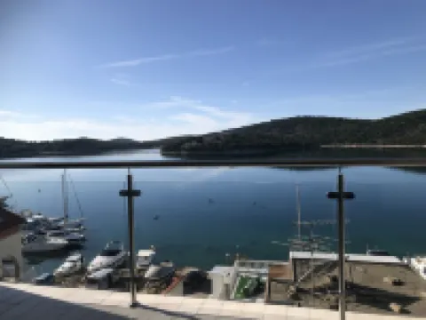 Villa Pina Tisno TOP Luxury penthouse Panorama with fantastic sea view Hoteles en Tisno