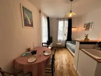 Charming, cosy 2-room apartment in a great location (all within walking distance)