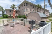 Cozy St. Pete Beach condo - Steps to the beach & sunsets + Heated pool