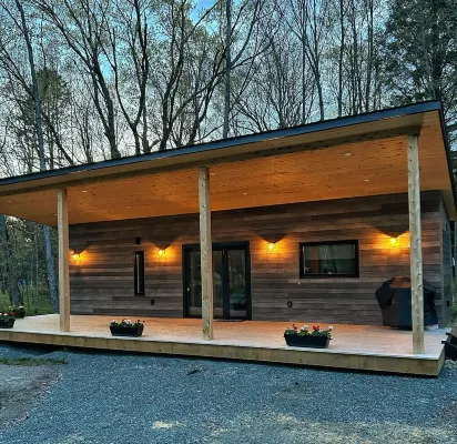 BRAND NEW - Intimate tiny cabin in Algoma!