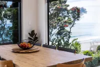 NEW!! Oakura Beach Front Apt #2