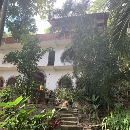 CASAS LAS PAROTAS - 3 BR, 2 Bath home, on hillside overlooking Yelapa Bay