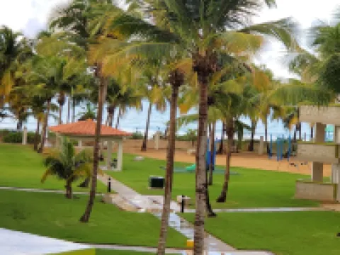 Amazing beachfront apartment on the beach サルサルのホテル