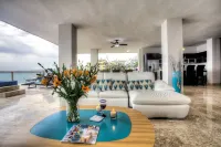 Breathtaking views over los muertos beach, Sky Suite C