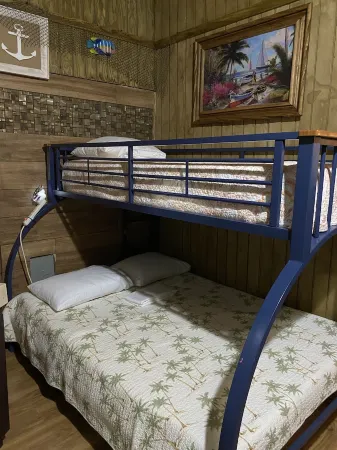 Poblado Log Cabin Camper Отели в г. Бокерон