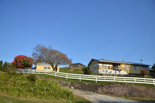 Waitomo Big Bird Retreat Hotels in Waitomo Caves