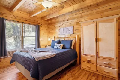 Mountain Retreat w/ Loft-Pool Table-Arcade-Hot Tub-Pool