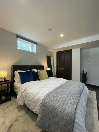 The Lux Den Speaks for itself. Cozy, bright self-contained basement suite