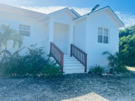 Secluded Oasis at Cactus Villa TCI Отели в г. Wheeland Settlement