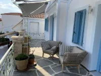 Karen’s Mikro Spiti, Poros. Presented by LazyDaze Hotels near Sanctuary of Poseidon
