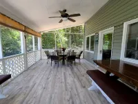 Serene, Spacious Lakefront Home in a Quiet Cove Hotels in Mecklenburg County