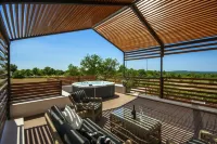 Luxurious oasis, surrounded by olive groves, heated pool Hotels in Butkovici