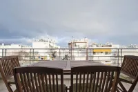 The Cozy Penthouse Spacious Reno Fully Equipt Apt