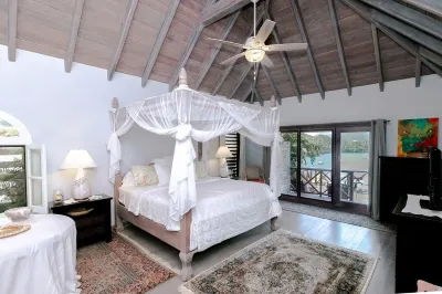 Luxury Villa 3 Bdrm, Located Galleon Beach, English Harbour, Moondance Antigua  호텔