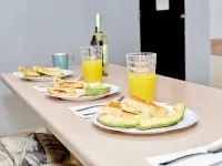 3BDR Condo, WIFI, Balcony, Parking, Pool, AC, 2 min from the Beach 보케론 호텔