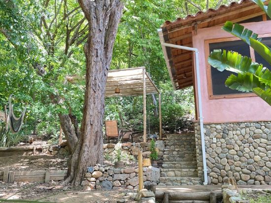 A Serene Mazunte Retreat with AC, Starlink & Great Location