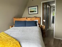 Doug Fraser Artist Loft Suite Отели в г. 
