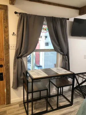 Studio B. Katie and Steve Riley Apartment Hotels in Breaux Bridge