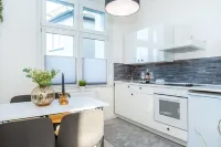 Perfect for 4 | 10min zur Messe, Bathtub + Shower, full Kitchen