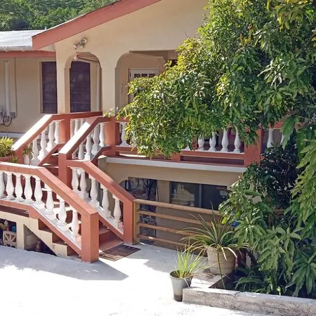 FAMILY GETAWAY LOCATION Spacious four-bedroom home near beaches