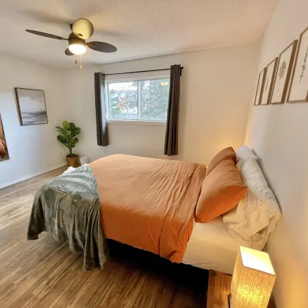 Spacious 4-BR Home near Jasper!