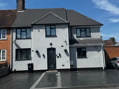 Cosy Central Home - Sleeps 5 Free Parking & Patio Hotels in Braunstone Town