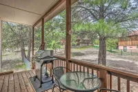 Charming Cloudcroft Cabin w/ Deck & Mtn Views - 3-Star