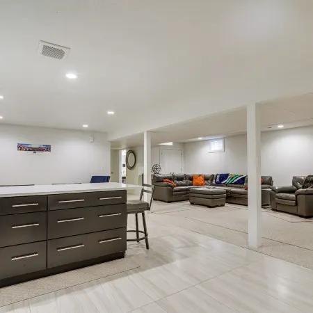 Convenient North Bend Apt Half-Mi to Notre Dame!