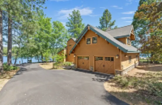 Marina Beach Lodge - Lakefront Home on Beach! Home