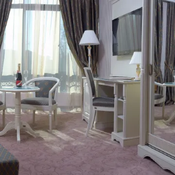 Savoy Hotel Отели рядом с достопримечательностью «МолдЭкспо»