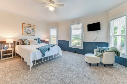 Peaceful Lenoir Home w/ Valley & Mountain Views! - 3-Star