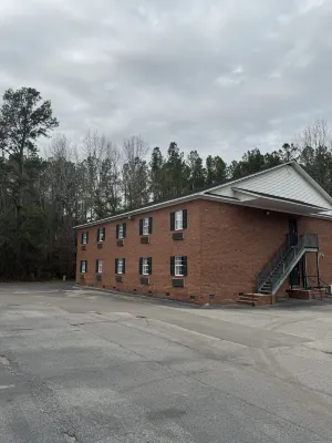 Colony Inn Hotels in Lugoff